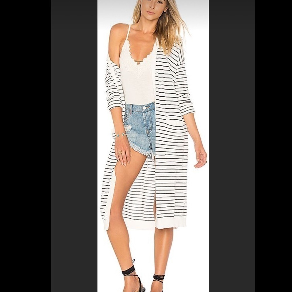 𝅺X REVOLVE Lauretta Cardigan 
ale by alessandra